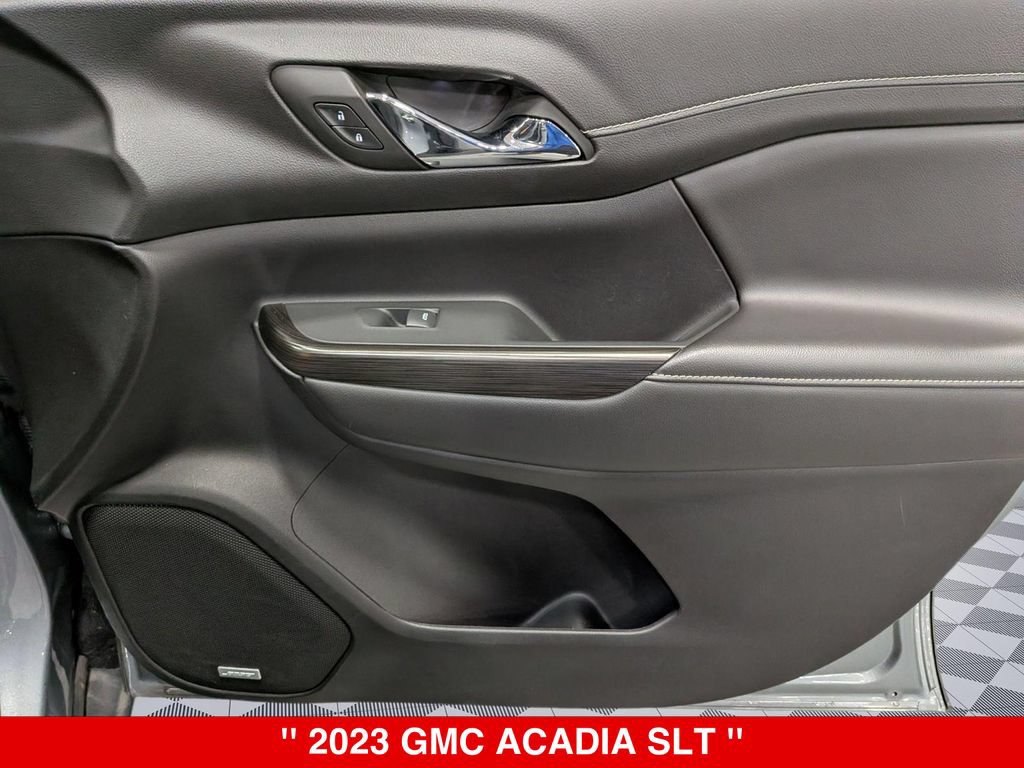 Used 2023 GMC Acadia SLT w/ Technology Package AWD/4WD image 34