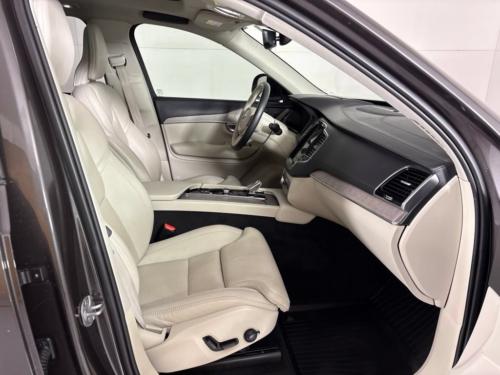 Used 2024 Volvo XC90 T8 Ultimate w/ Protection Package Premier AWD/4WD image 16