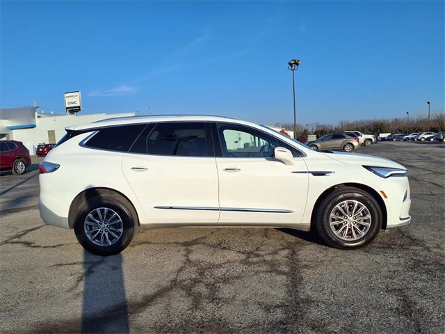 Used 2024 Buick Enclave Premium image 11