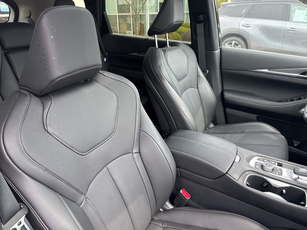 Certified 2026 INFINITI QX60 Luxe w/ Cargo Package image 27