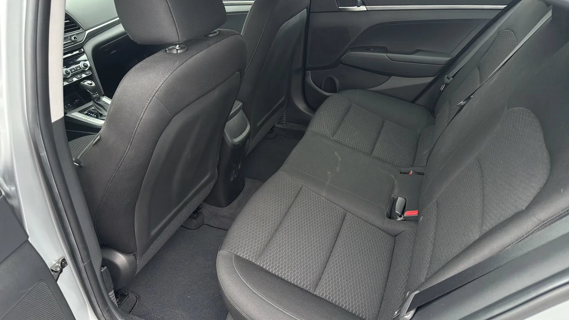 Used 2020 Hyundai Elantra SE w/ Cargo Package (C1) FWD image 12