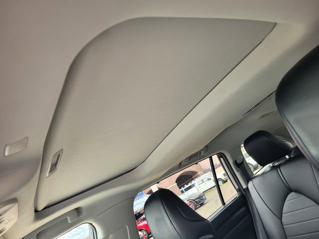 Used 2021 Toyota Highlander XLE image 20