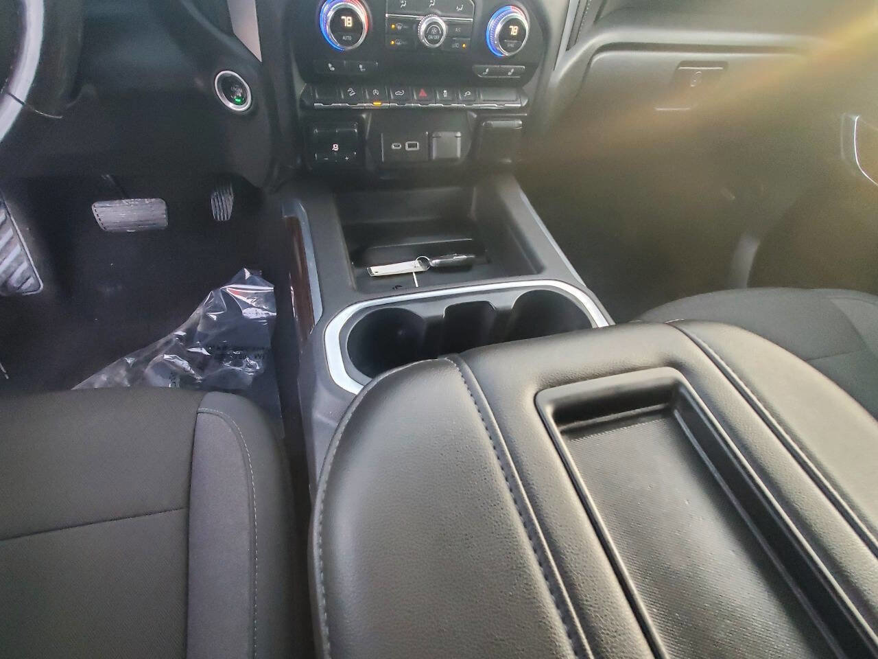 Used 2020 GMC Sierra 1500 Elevation w/ Elevation Value Package AWD/4WD image 15