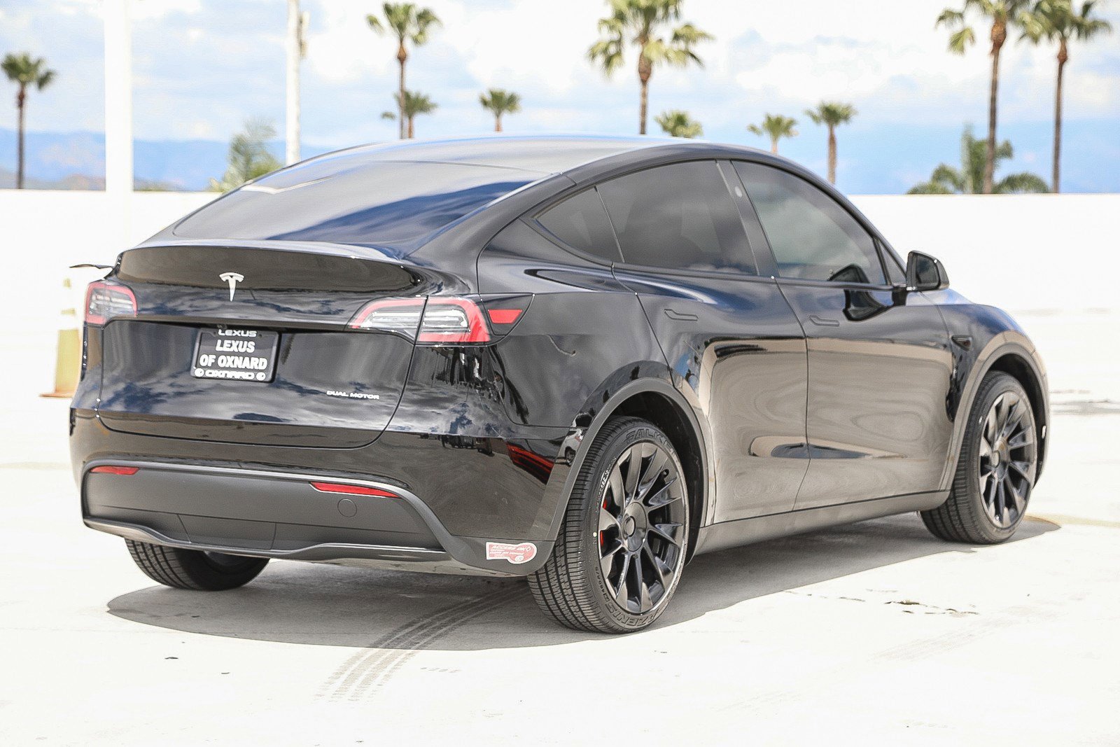 Used 2024 Tesla Model Y Long Range AWD/4WD image 7