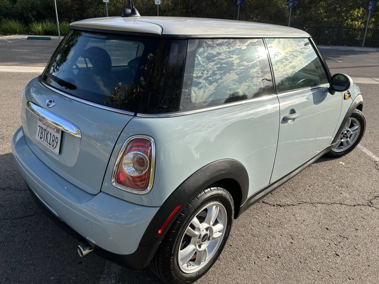 Used 2013 MINI Cooper Hardtop image 2