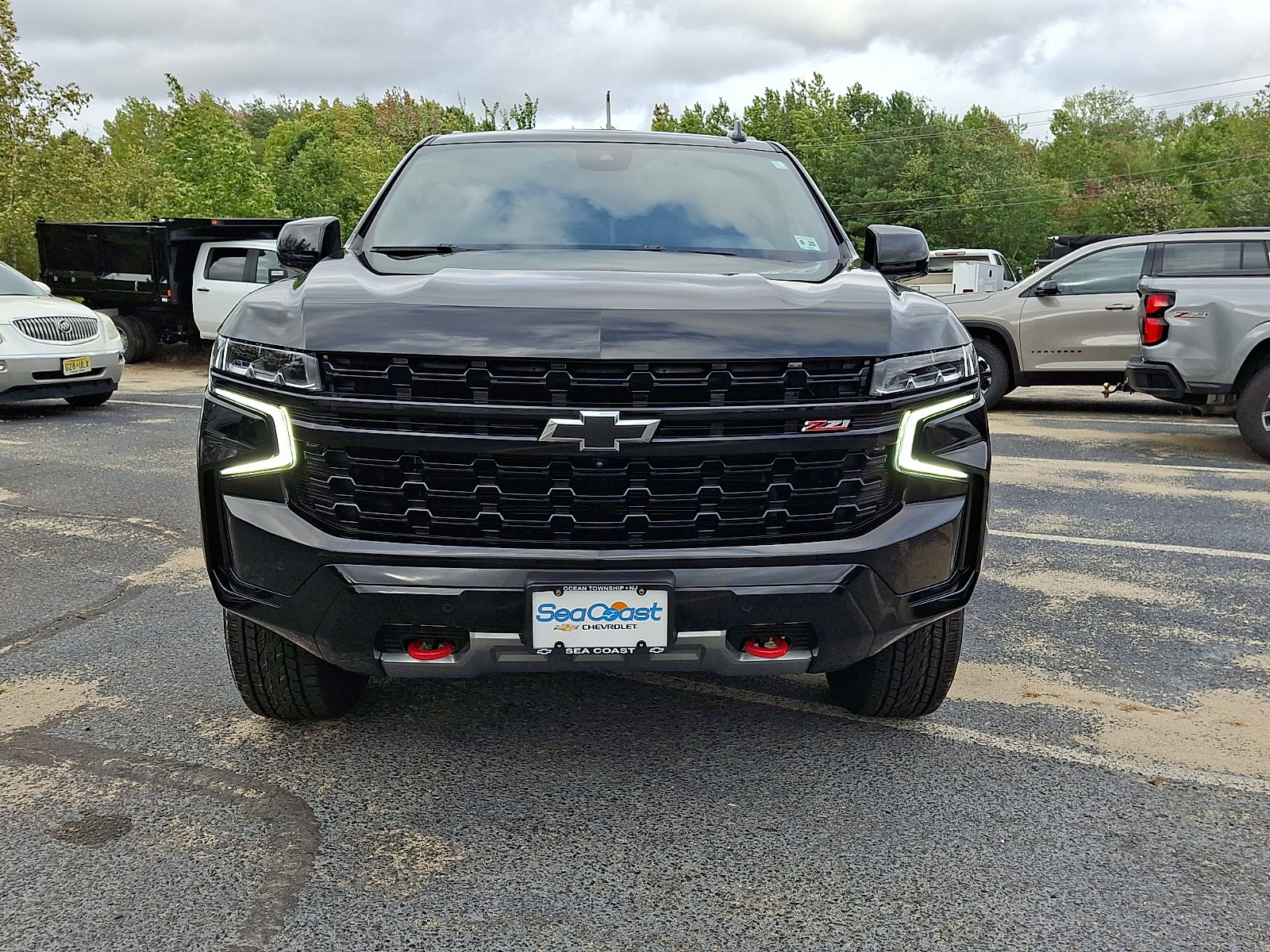 Certified 2023 Chevrolet Tahoe Z71 w/ Luxury Package AWD/4WD image 2