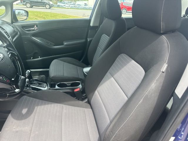 Used 2017 Kia Forte S image 9