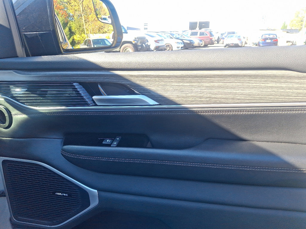 Used 2024 Jeep Wagoneer Series III image 10