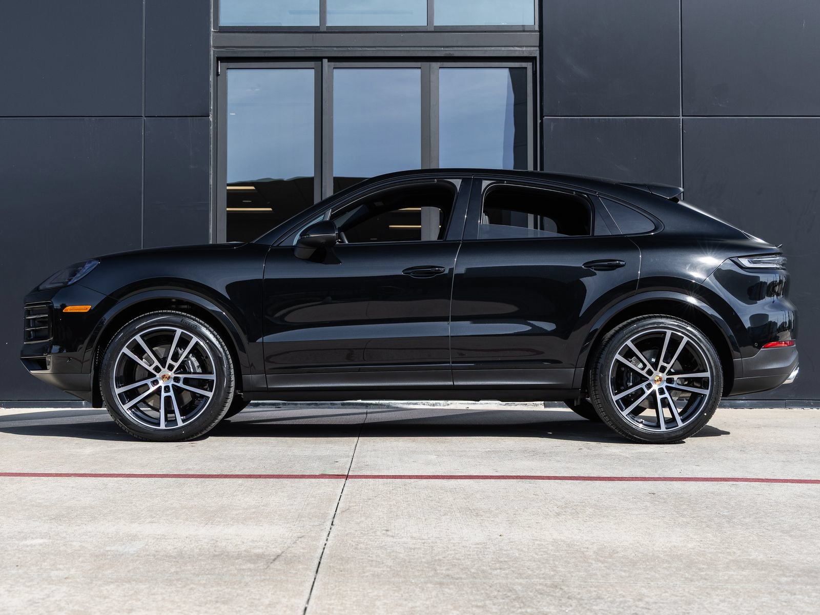 Certified 2026 Porsche Cayenne Coupe AWD/4WD image 2