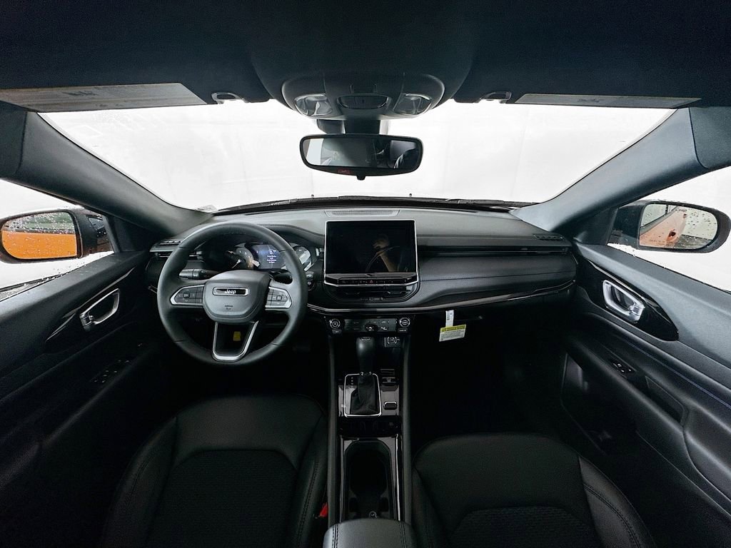 New 2026 Jeep Compass Latitude image 9