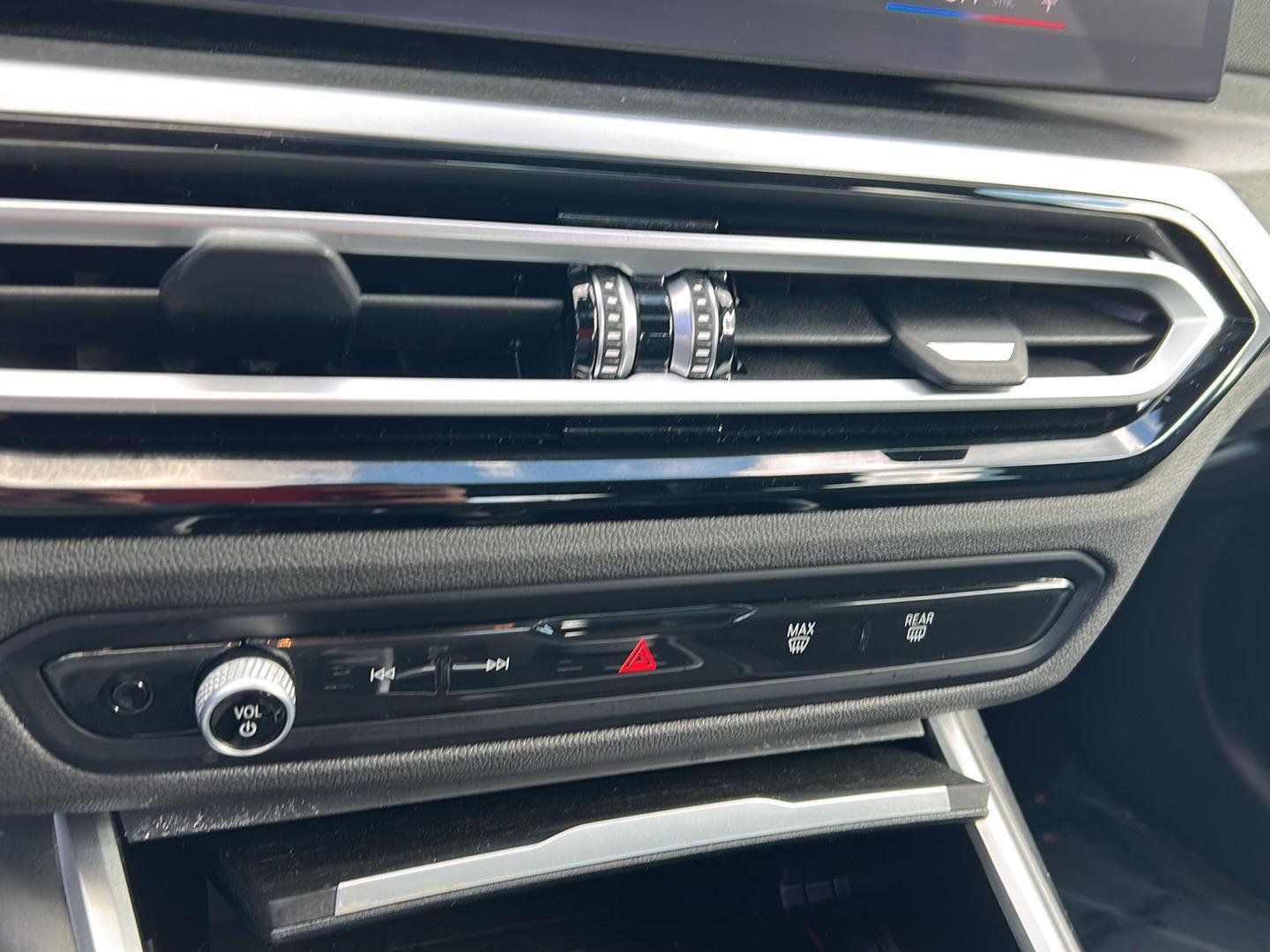 Used 2024 BMW 330e xDrive image 18