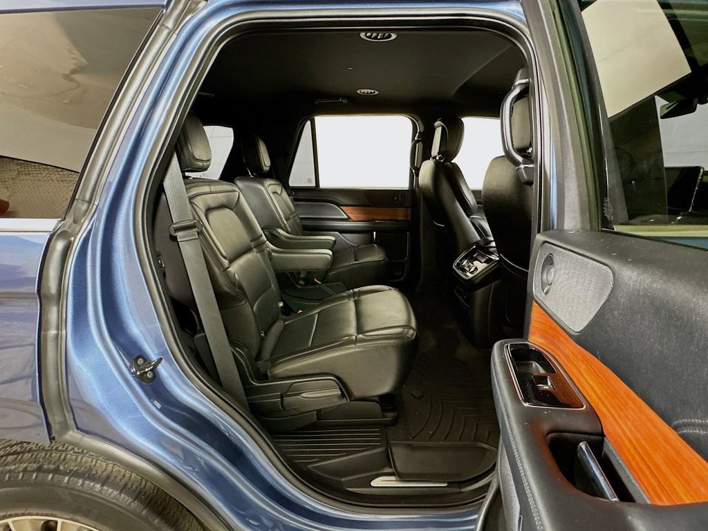 Used 2018 Lincoln Navigator Premiere RWD image 27