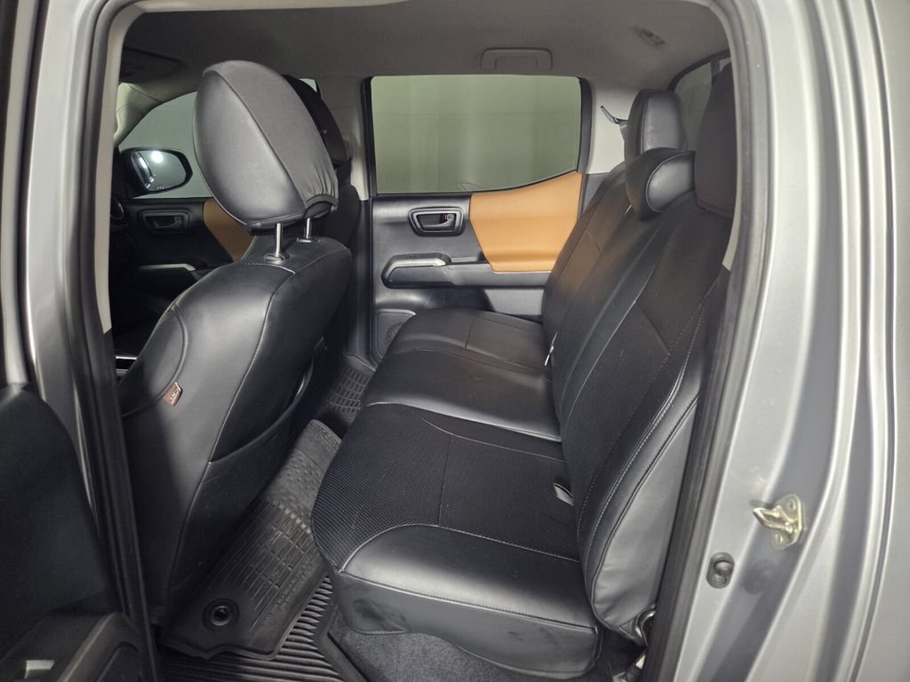 Used 2017 Toyota Tacoma TRD Sport RWD image 23