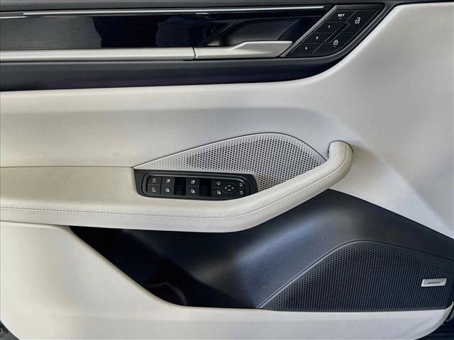 New 2026 Porsche Macan 4 Electric AWD/4WD image 11