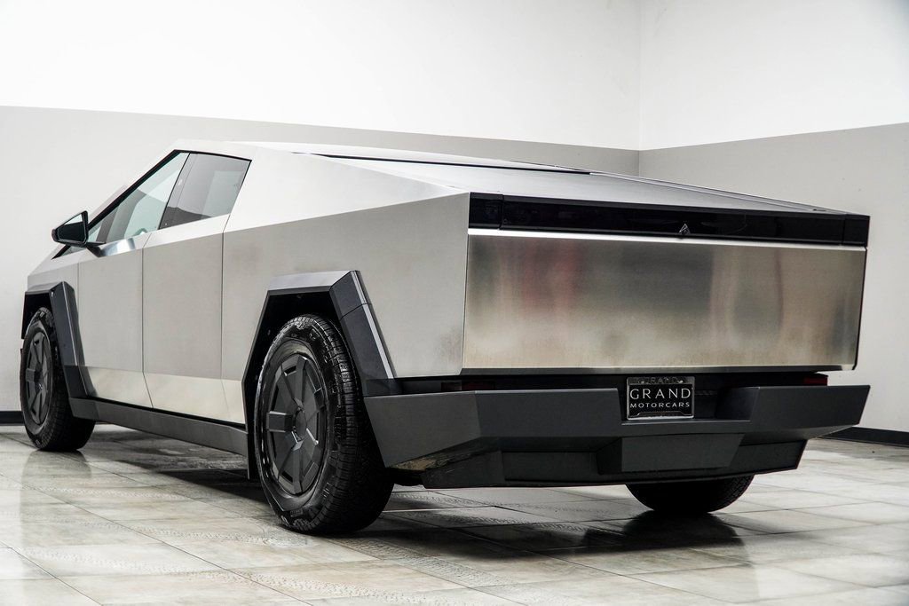 Used 2025 Tesla Cybertruck AWD Crew Cab image 13