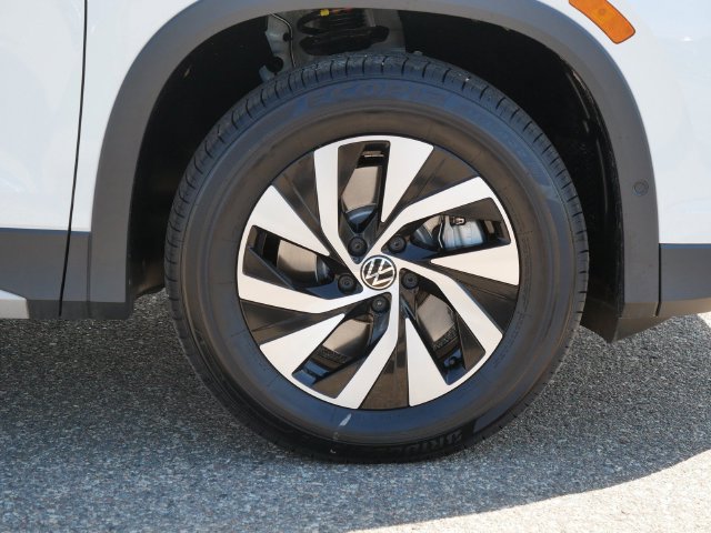 Used 2025 Volkswagen Tiguan S AWD/4WD image 9