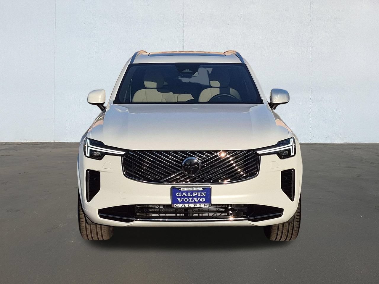 Certified 2026 Volvo XC90 B6 Plus AWD/4WD image 2