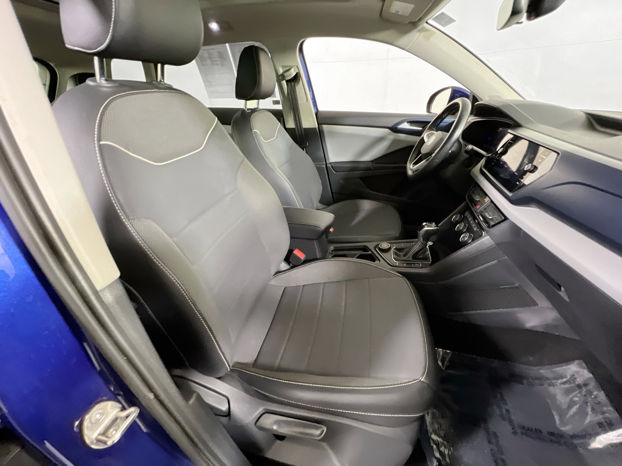 Used 2023 Volkswagen Taos SE image 27