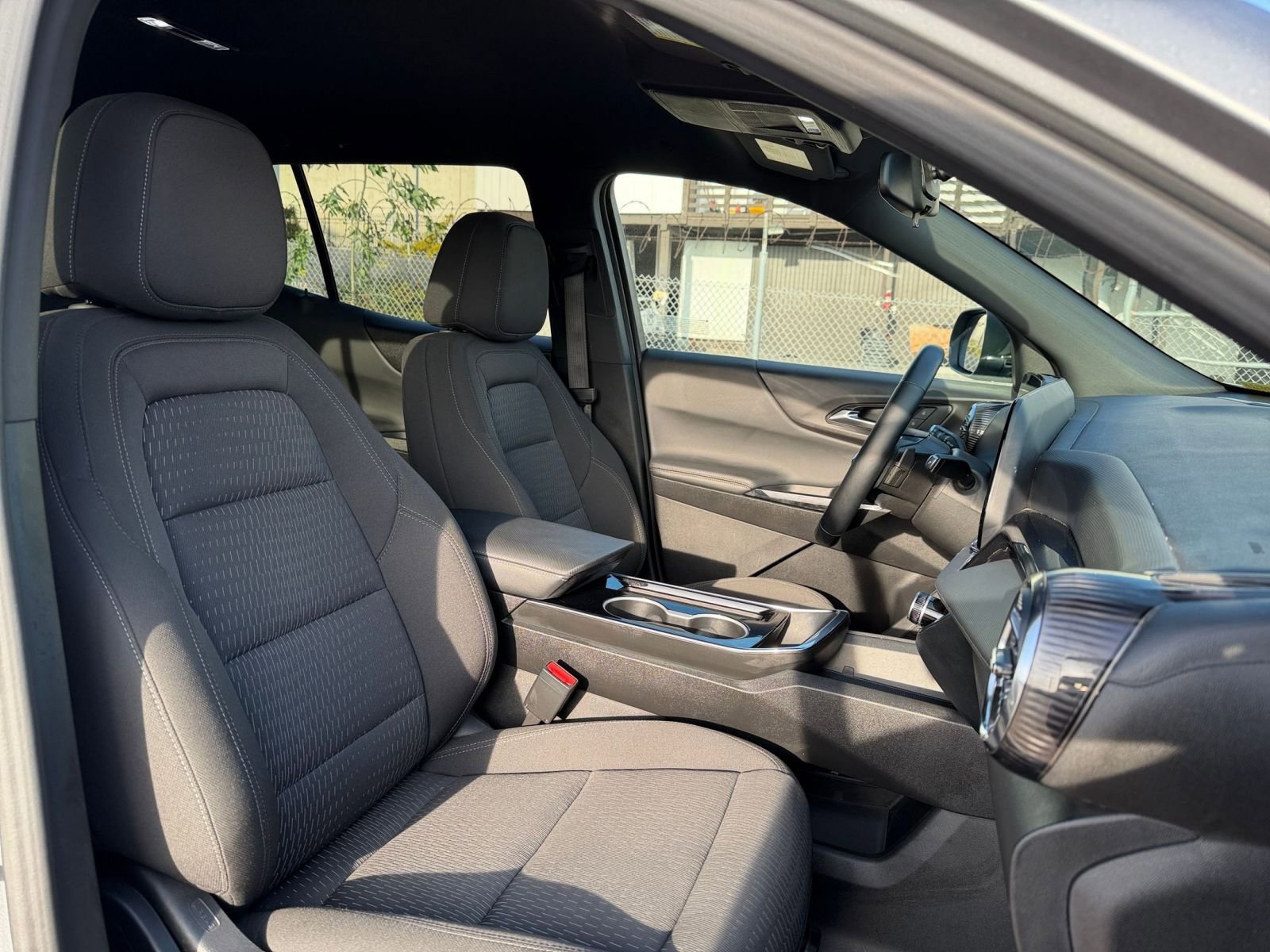 Used 2025 Chevrolet Equinox LT image 35