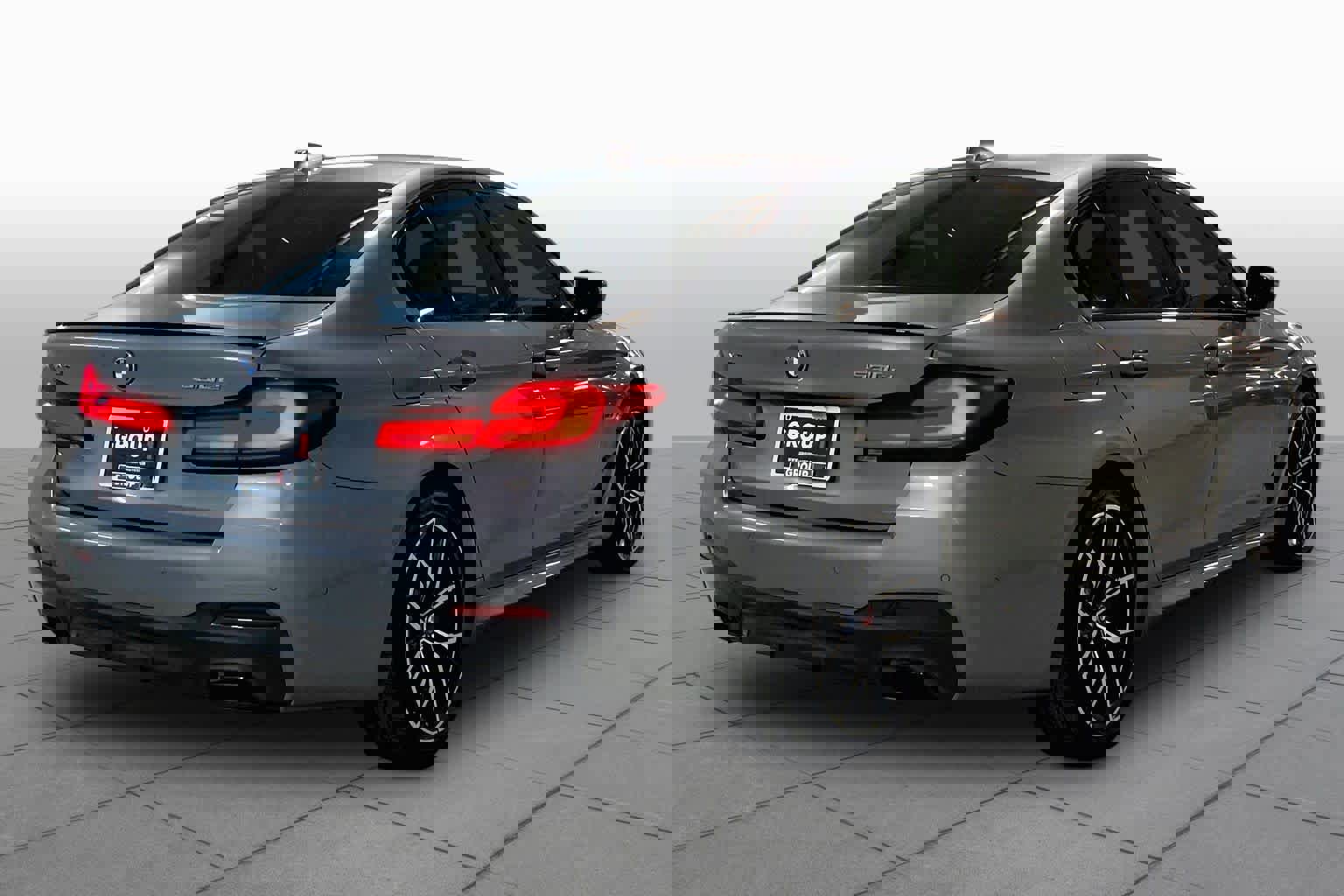 Used 2023 BMW 530e xDrive w/ Premium Package AWD/4WD image 12