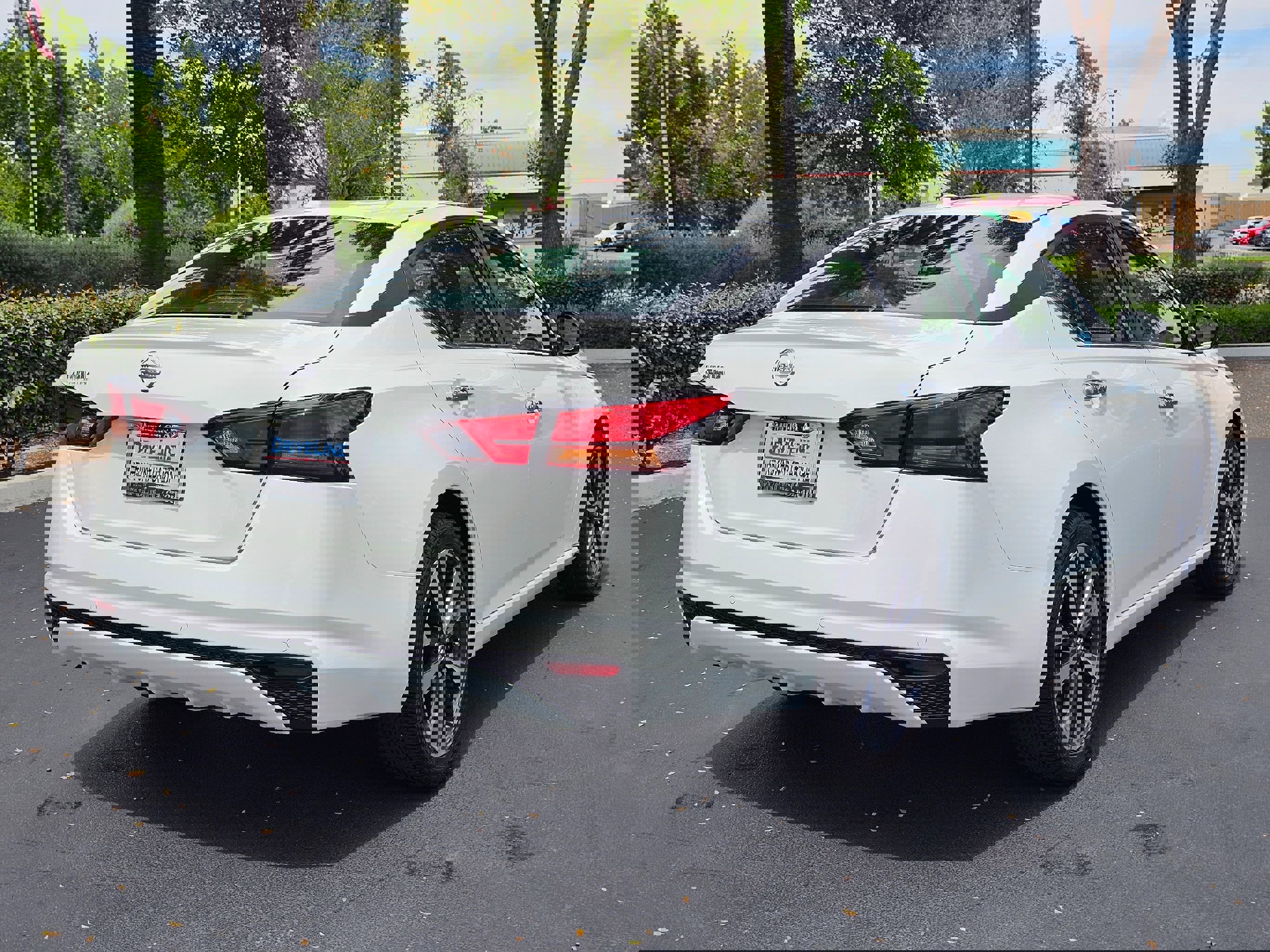 Used 2025 Nissan Altima 2.5 SV image 11