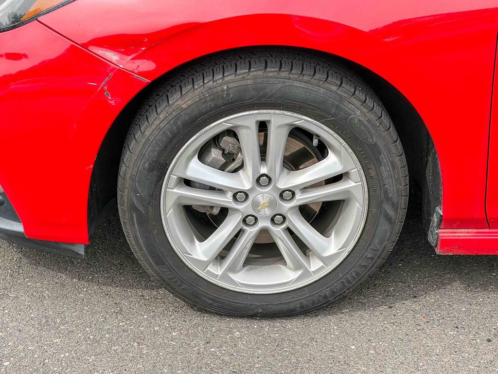 Used 2016 Chevrolet Cruze LT w/ Sun And Sound Package image 7