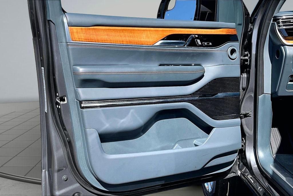 Used 2022 Jeep Grand Wagoneer Series II w/ Flexible Seating Group image 23