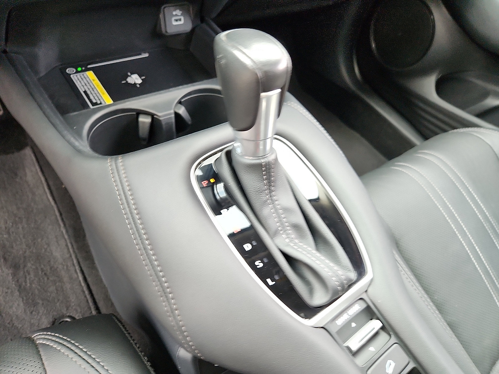 Used 2024 Honda HR-V EX-L image 16