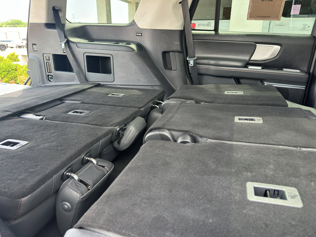 Used 2025 Ford Expedition Active AWD/4WD image 39