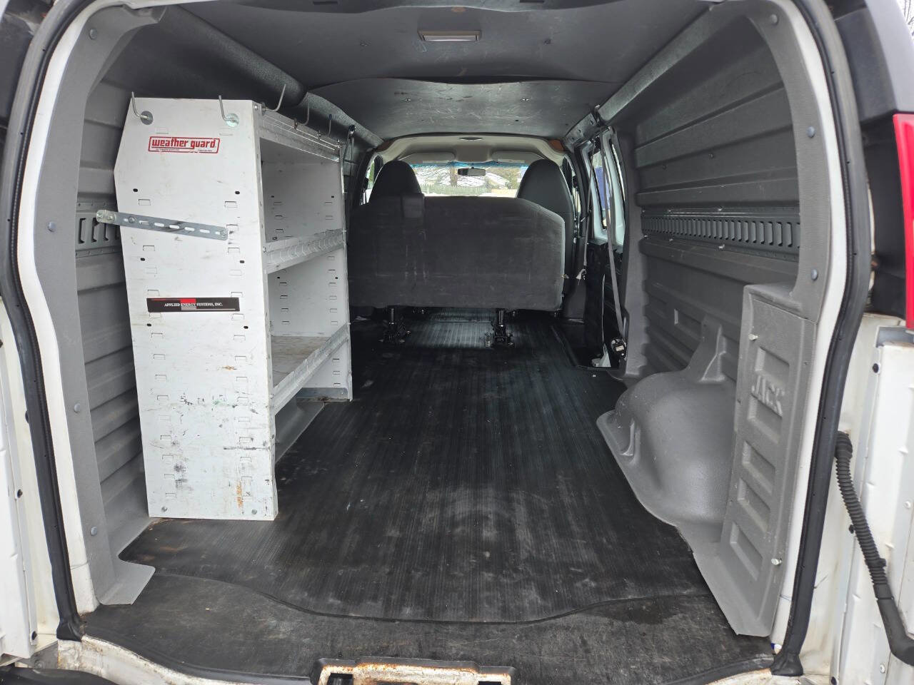 Used 2013 Chevrolet Express 3500 Extended RWD image 21