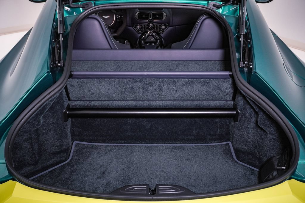 Used 2023 Aston Martin V12 Vantage RWD image 34