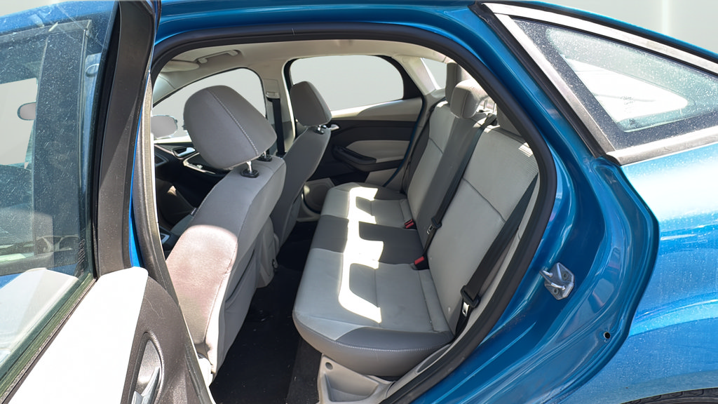 Used 2013 Ford Focus SE w/ Super Fuel Economy (SFE) Pkg FWD image 33