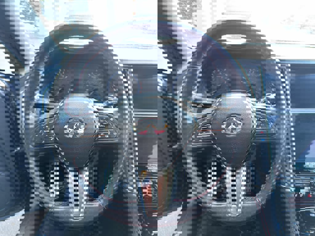 Used 2021 INFINITI Q60 Red Sport 400 AWD/4WD image 22