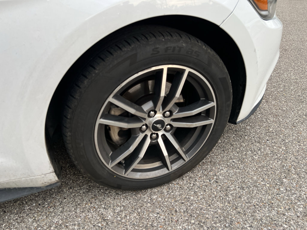 Used 2016 Ford Mustang Premium image 10