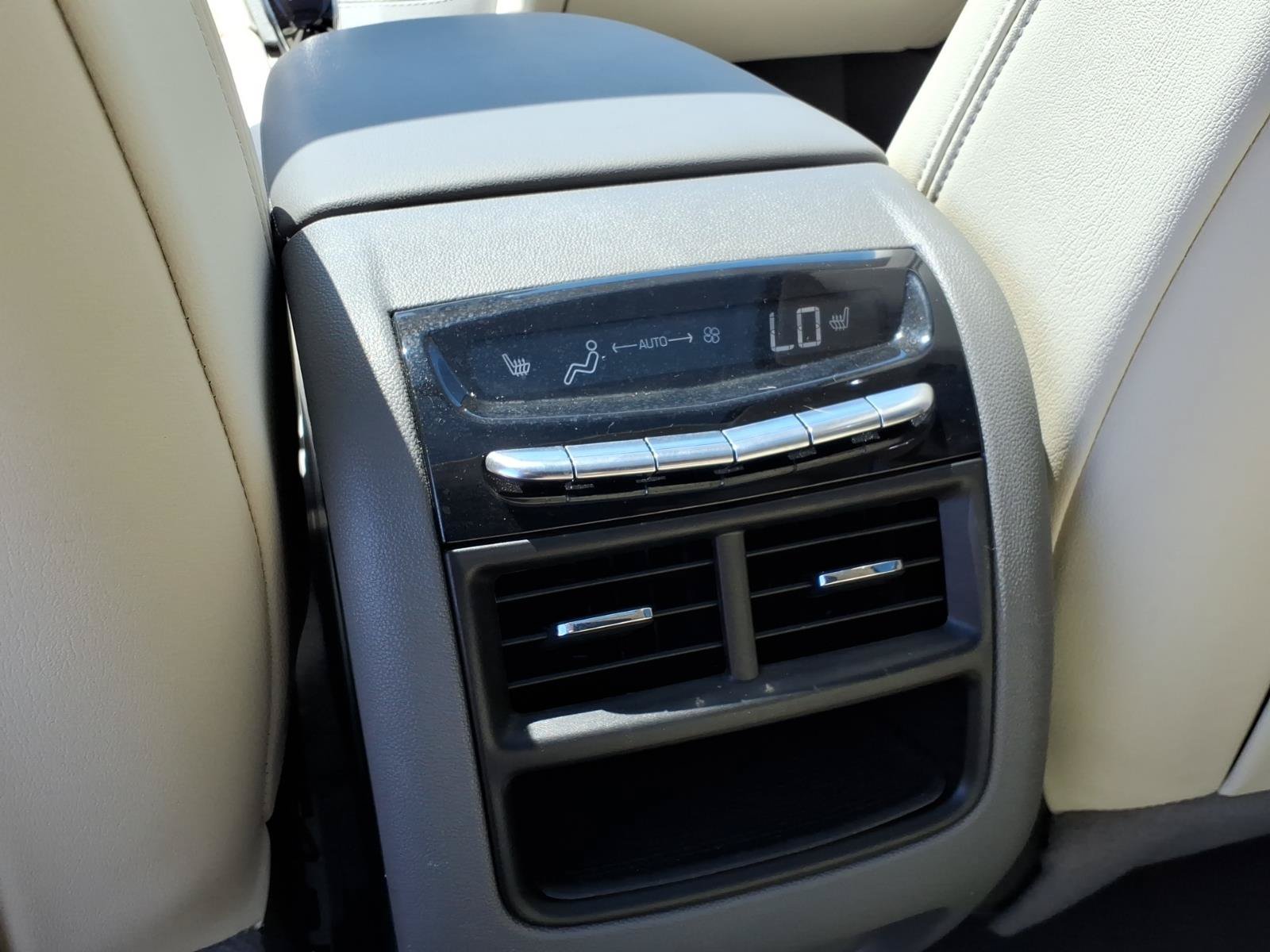 Certified 2023 Cadillac XT5 Premium Luxury AWD/4WD image 18