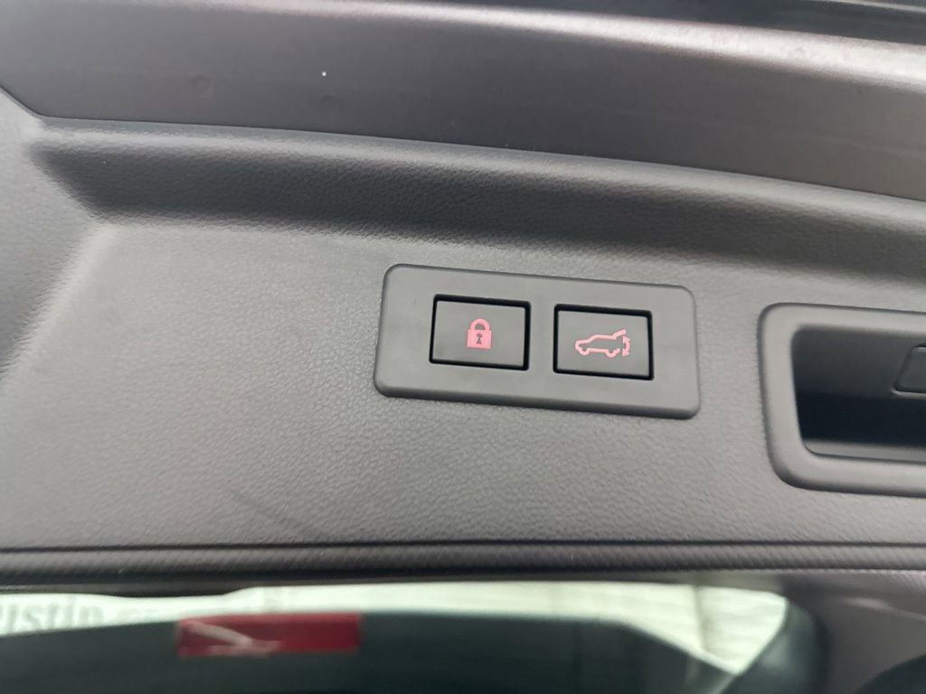 Used 2022 Subaru Forester Limited image 28