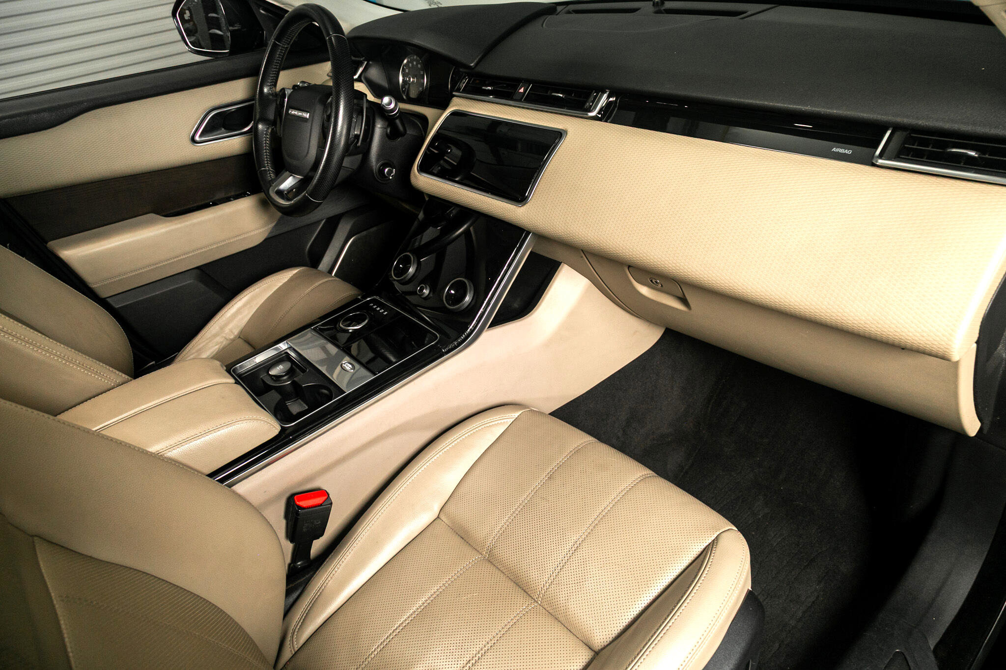 Used 2020 Land Rover Range Rover Velar S image 12