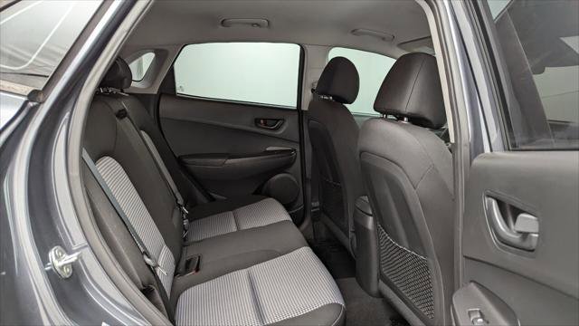 Used 2021 Hyundai Kona SE image 18