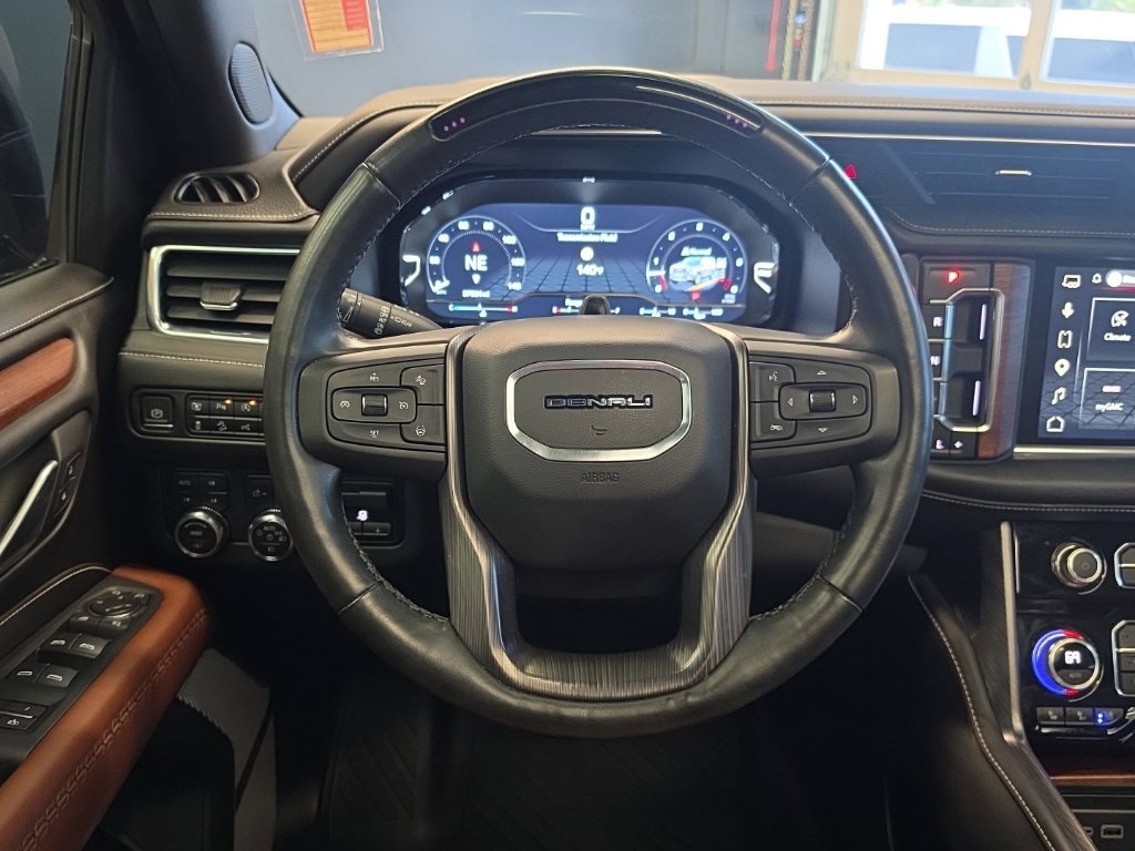 Used 2023 GMC Yukon XL Denali Ultimate AWD/4WD image 21