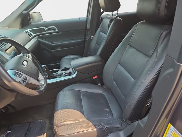 Used 2014 Ford Explorer XLT w/ Equipment Group 202A AWD/4WD image 19
