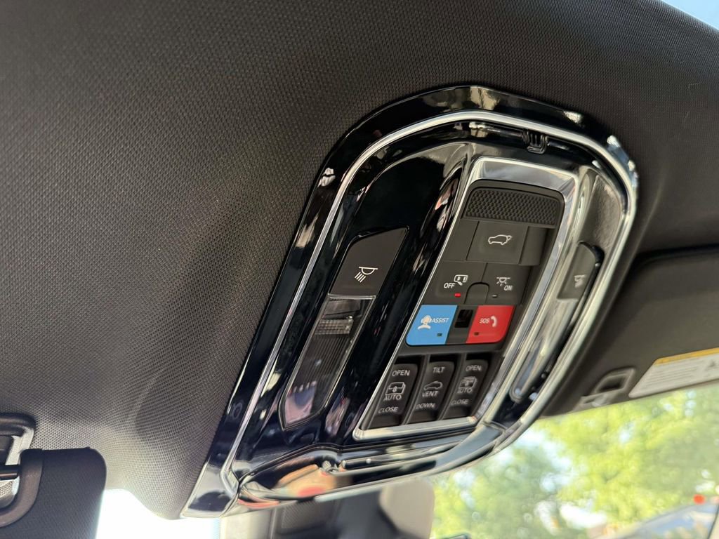 Certified 2023 Jeep Grand Cherokee Overland w/ Advanced Protech Group III AWD/4WD image 31