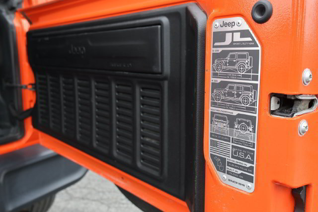Used 2020 Jeep Wrangler Unlimited Sahara w/ Uconnect 4C Nav & Sound Group AWD/4WD image 24