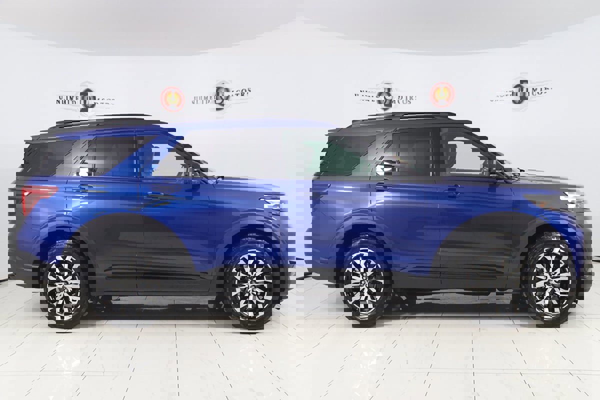 Used 2020 Ford Explorer ST w/ Premium Technology Package image 2