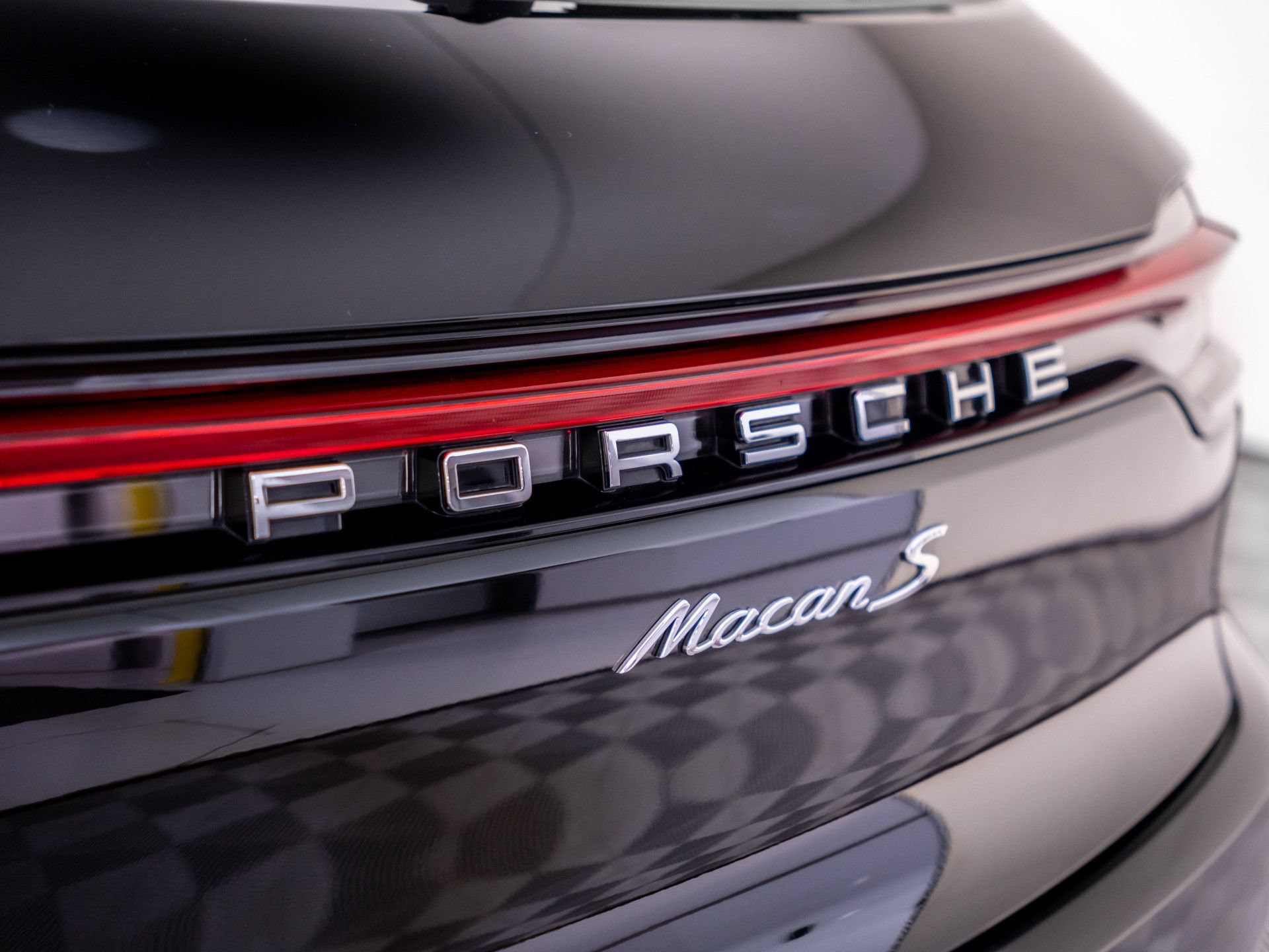 Used 2019 Porsche Macan S AWD/4WD image 35
