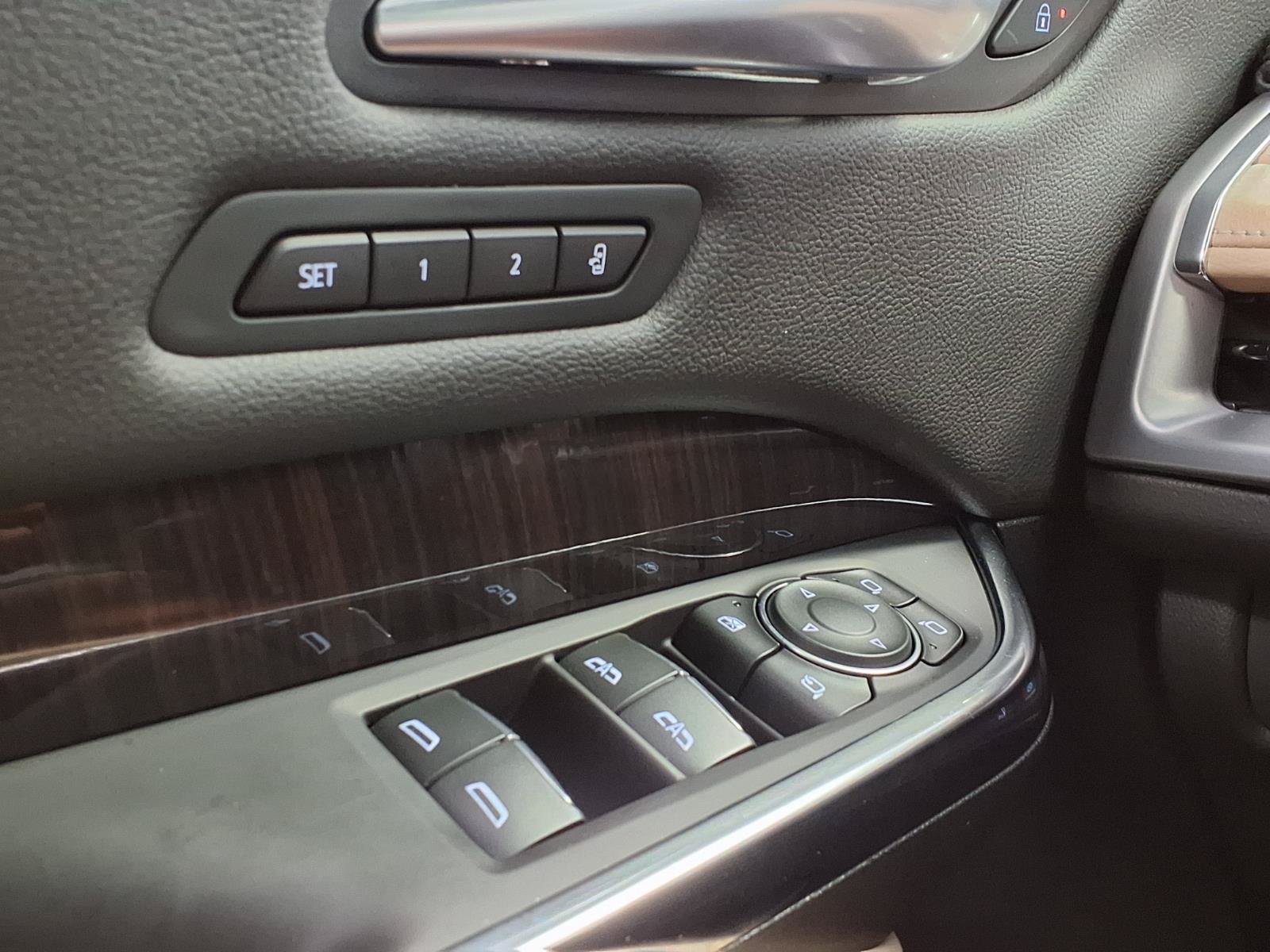 Certified 2024 Cadillac XT4 Premium Luxury AWD/4WD image 31