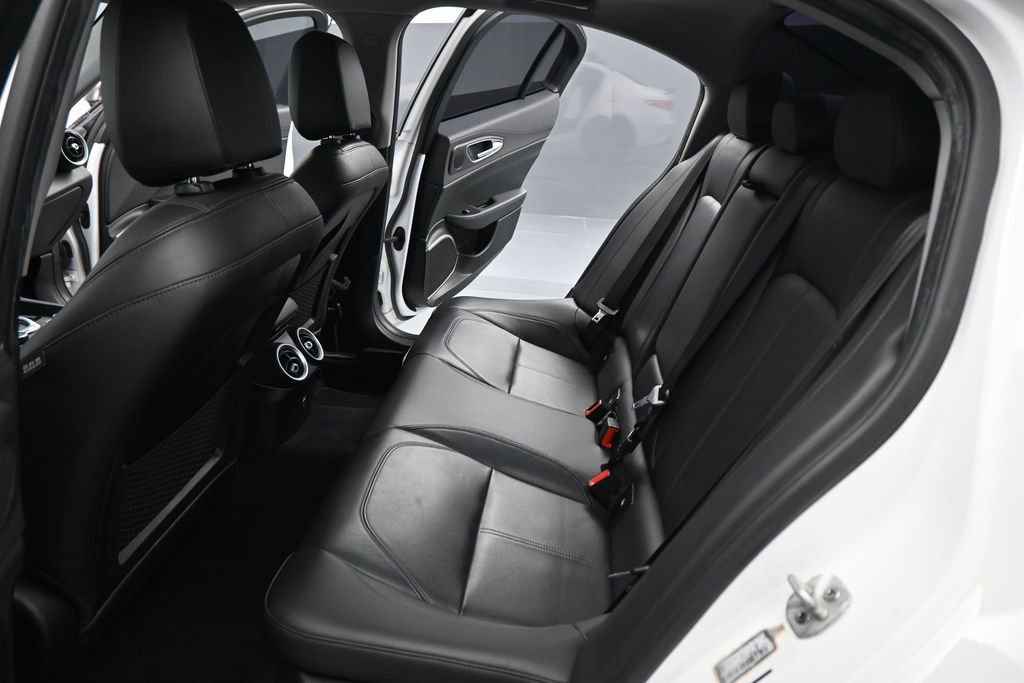 Used 2021 Alfa Romeo Giulia Ti w/ Nero Edizione RWD image 16