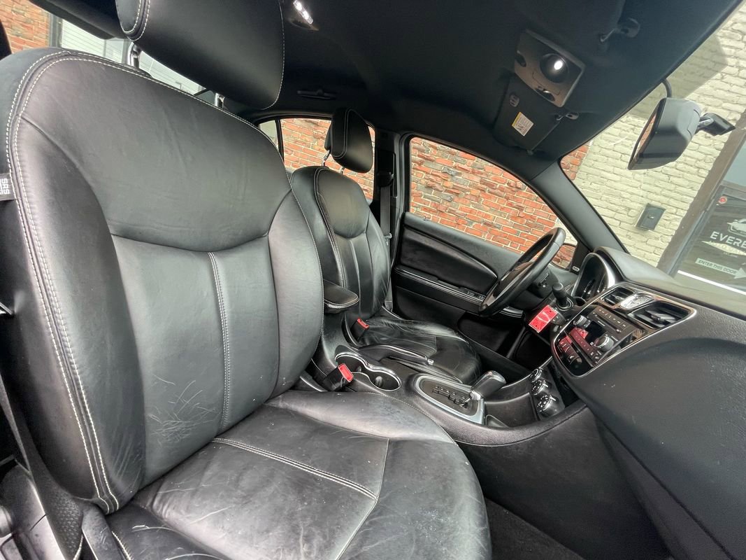 Used 2014 Chrysler 200 Limited image 18