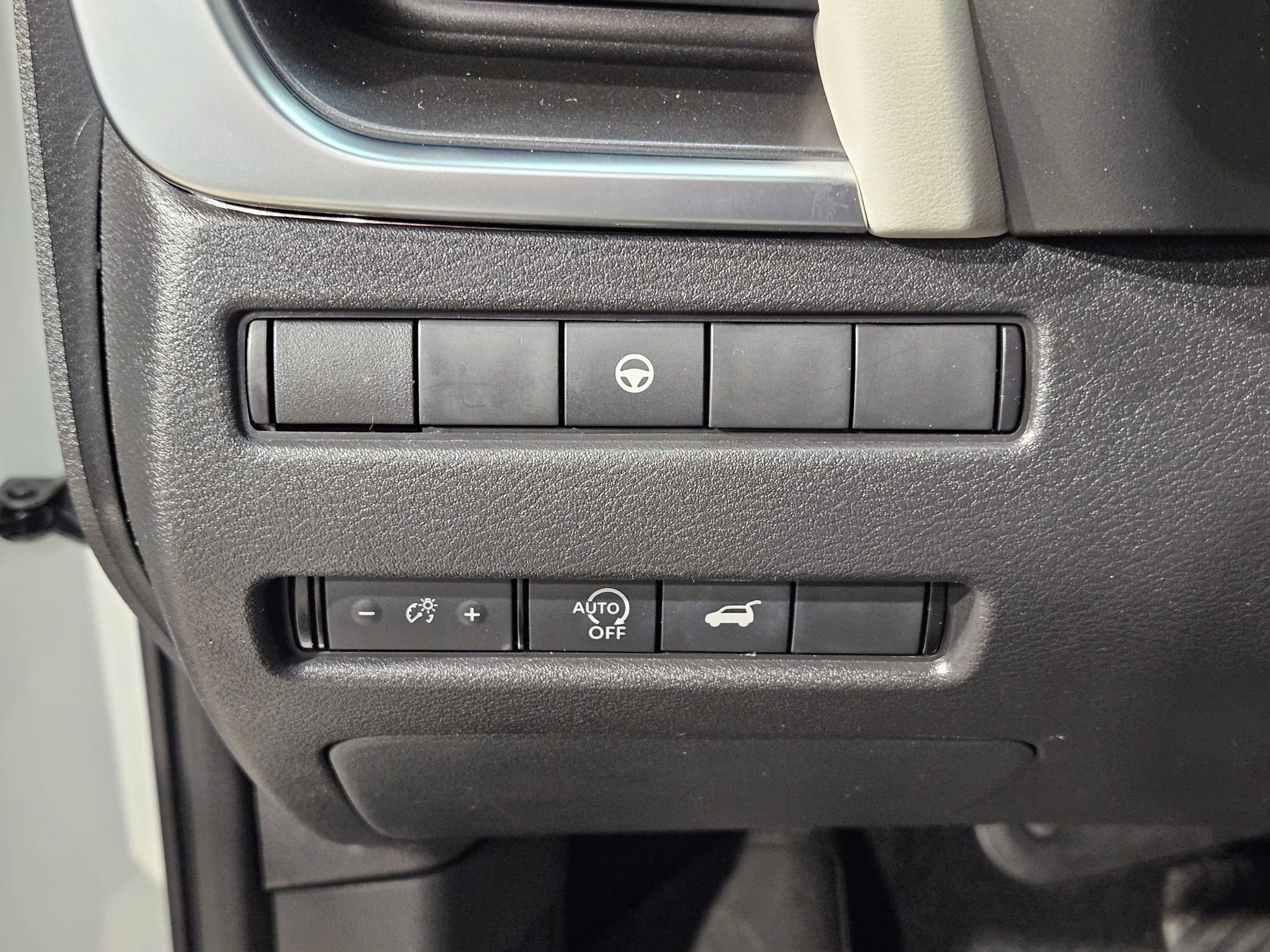 Used 2023 Nissan Rogue SV w/ SV Premium B Package image 26