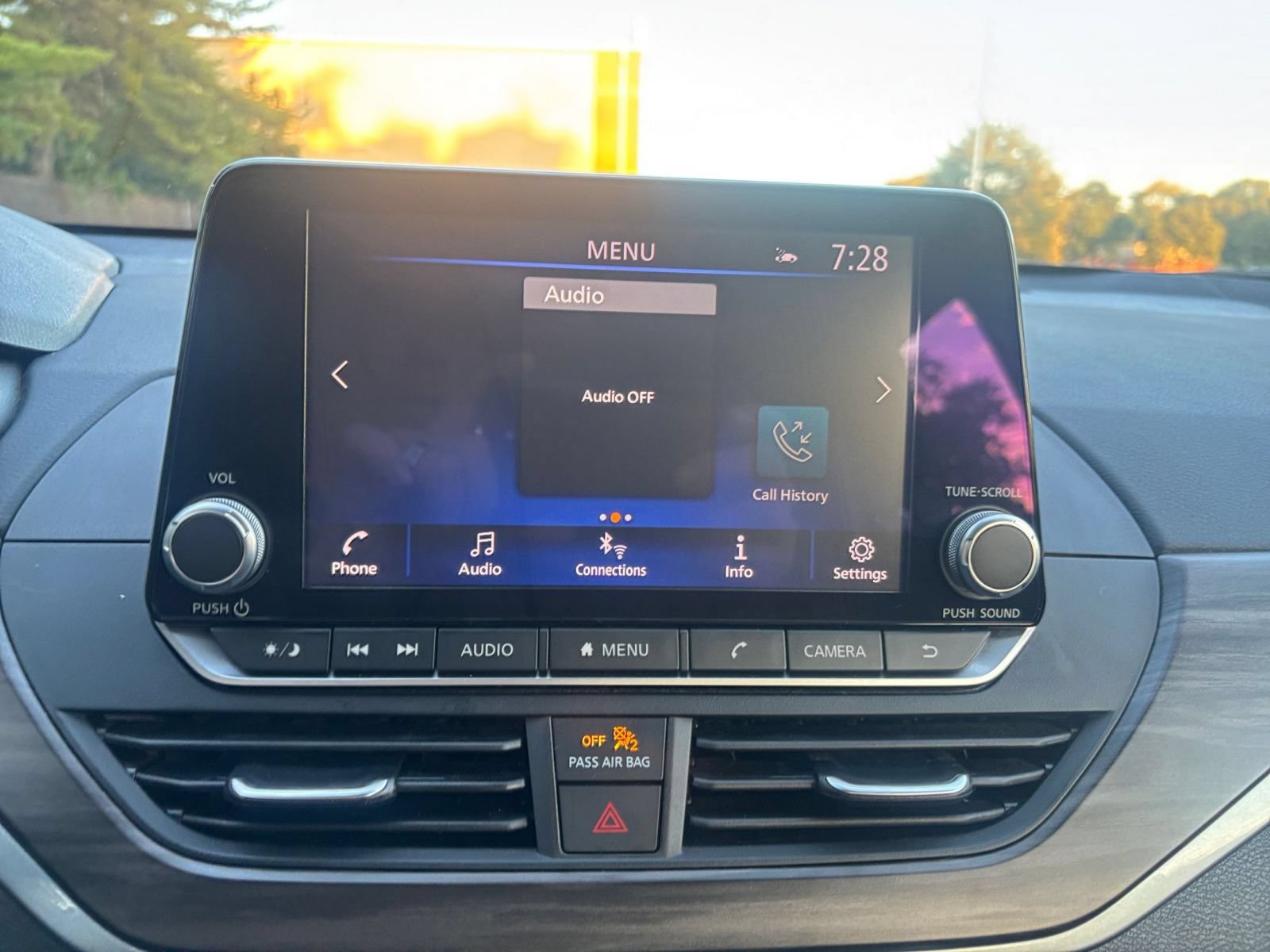 Used 2025 Nissan Altima 2.5 SV FWD image 19