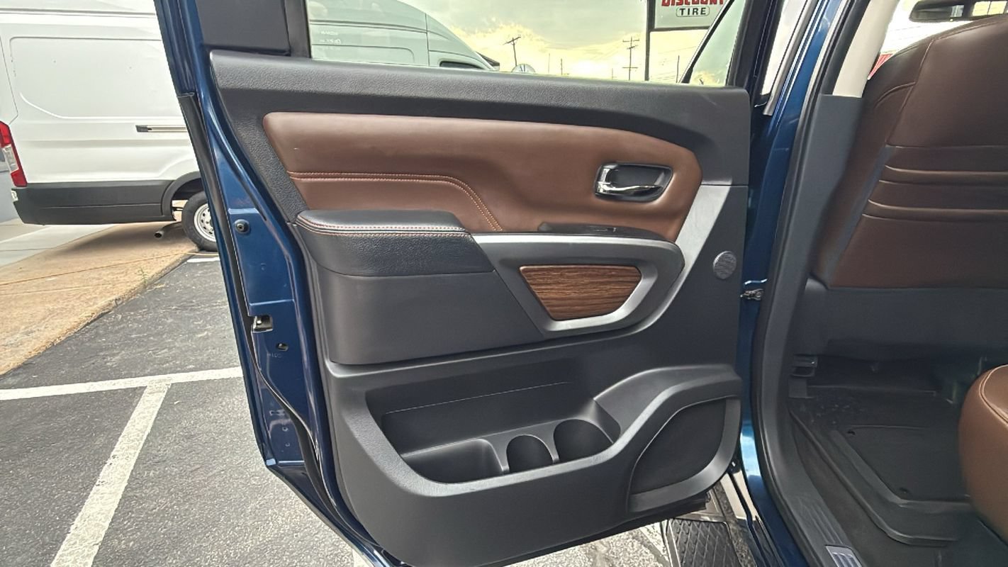 Used 2018 Nissan Titan Platinum Reserve AWD/4WD image 11